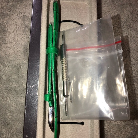 GREEN Leather Croc Grain Embossed Watch Strap Replacement - Picture 4 of 4